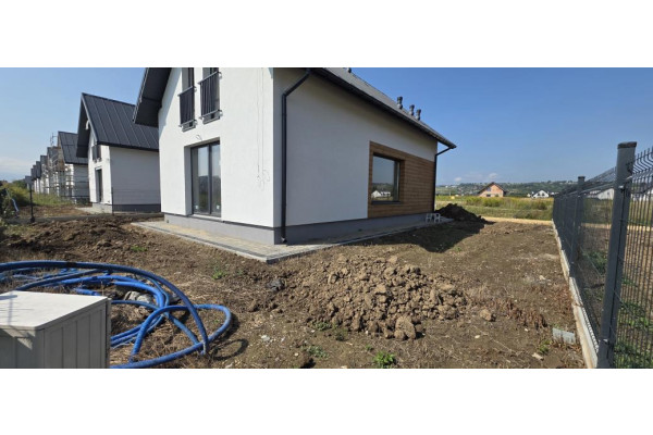Nowy Sącz, Dom do wykończenia na przedmieściach Nowego Sącza