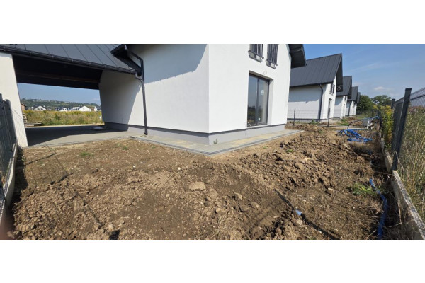 Nowy Sącz, Dom do wykończenia na przedmieściach Nowego Sącza